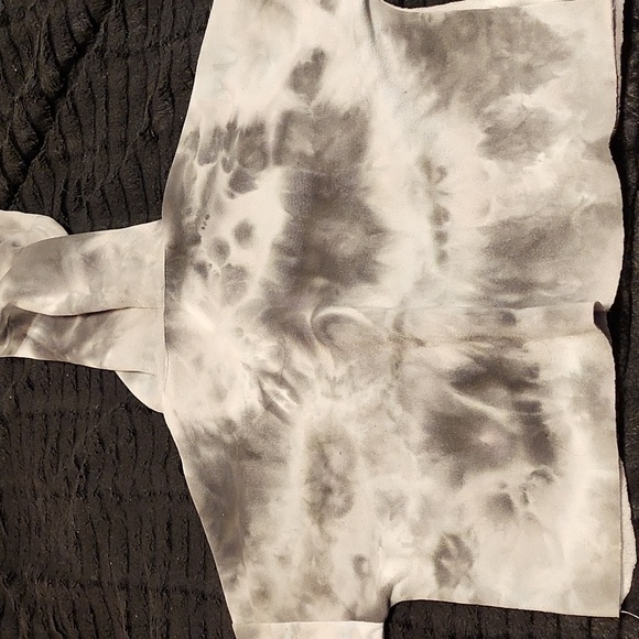 Rue 21 - SM Gray/White Cloudy Day Tie Dye Cropped Hoodie - Picture 10 of 10